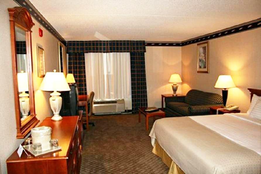 The Plaza Hotel & Suites Winona Restaurant foto