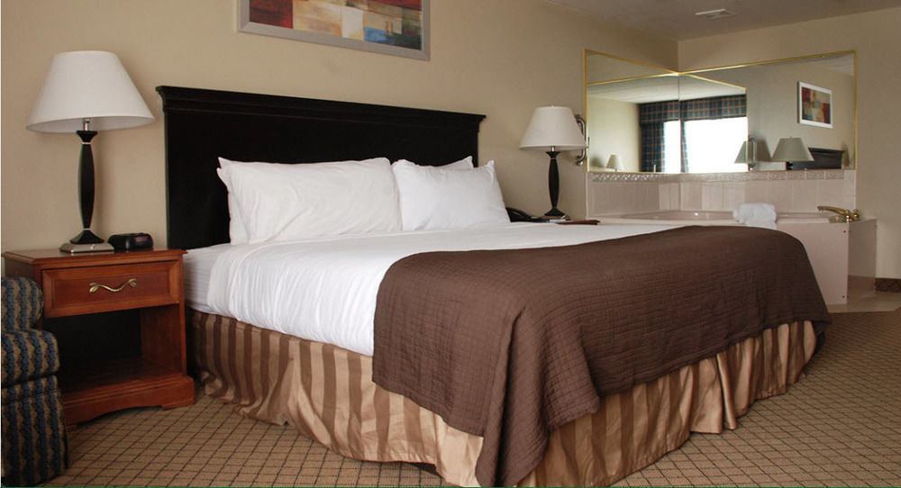 The Plaza Hotel & Suites Winona Buitenkant foto